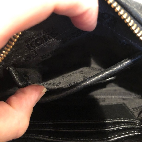 Michael Kors crossbody - Picture 10 of 11